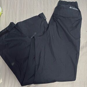 Sportswear pants perfect for hiking. Fits like a S in woman